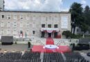 Bill Clinton presidenti i “shqiptarëve” vjen në Tiranë Bill Clinton presidenti i “shqiptarëve” vjen në Tiranë
